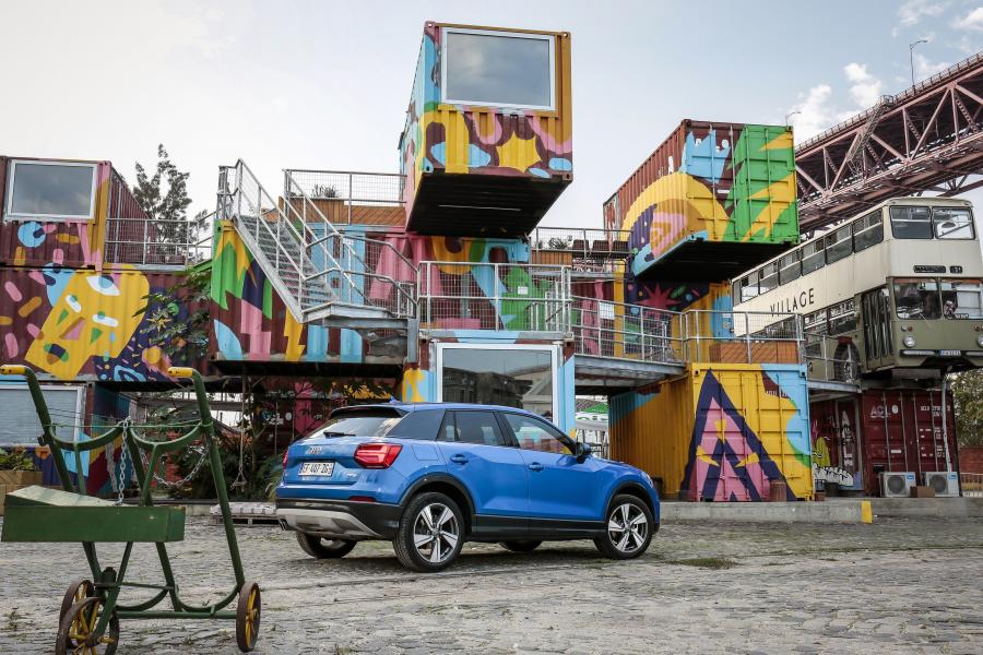  Audi Q2 TFSI Design 2016 года  (WW) (фото 7 из 16)